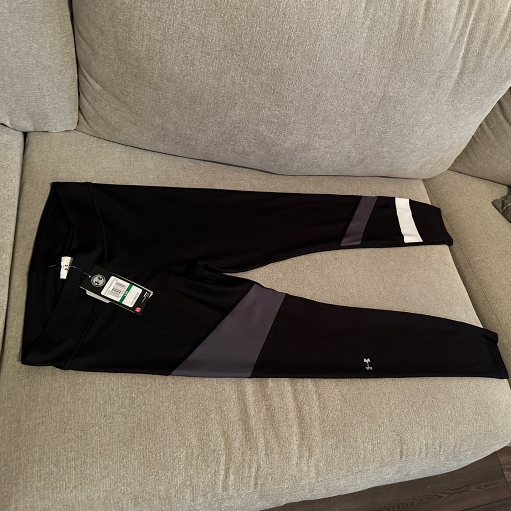 Women’s Under Armour Heat gear compression leggings new with tags